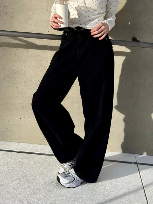 Black Oversized Jeans